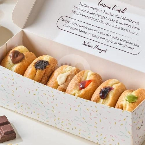Mindonut (Premium Packaging) mockup 4
